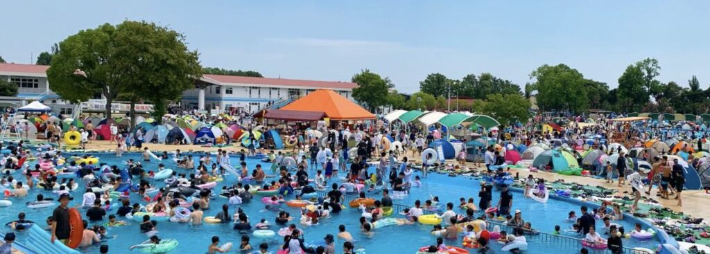 しらこばと水上公園プールの混雑状況