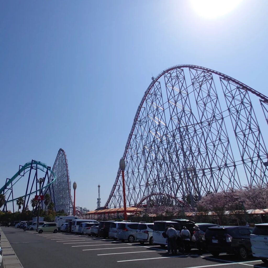 ナガシマスパーランドのチケット付きホテルの空き状況を調査